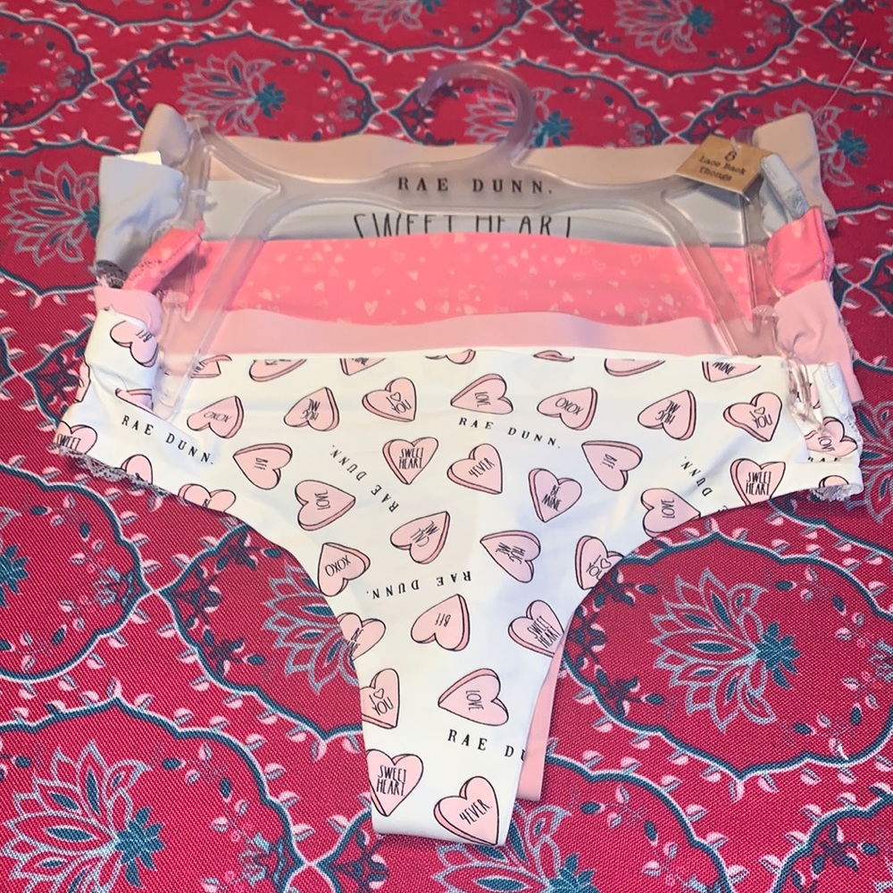 NWT Women’s Rae Dunn 5 Pk Lace Back Thongs, Valentine Theme.